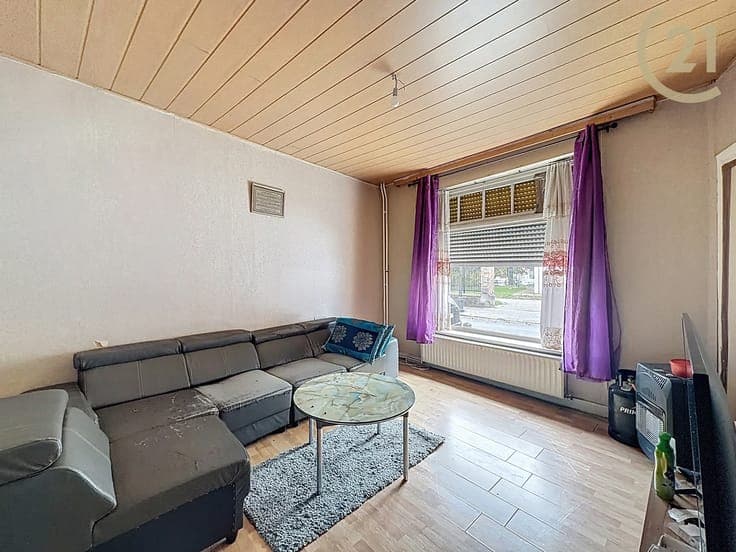 ingle-family house to renovate – great potential & location