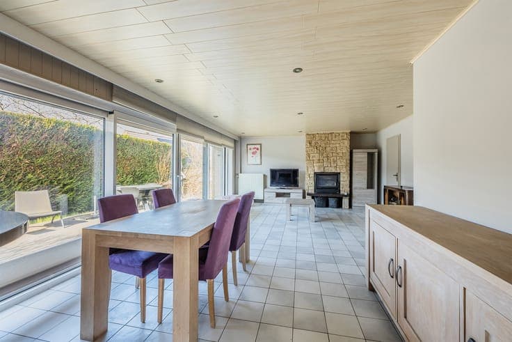 Comfort and space: 4-bedroom villa with garage and garden