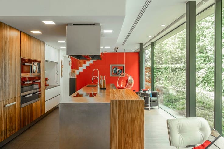 Exceptional design villa on a 3-hectare estate