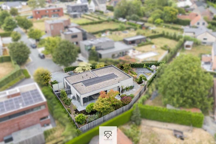 Tijdloze architectenwoning in het groene Louise-Marie te ...
