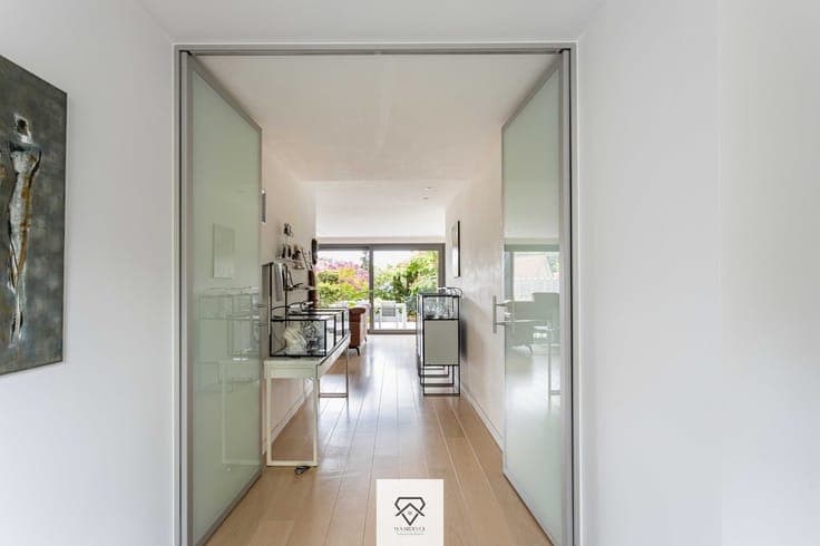 Tijdloze architectenwoning in het groene Louise-Marie te ...