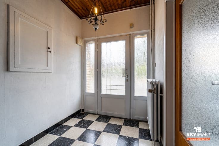 SUPERBE MAISON 3 CHAMBRES -8 GARAGES -JARDIN - SERRE - LIEGE