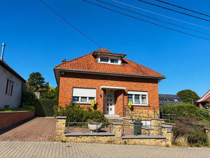 House in Montigny-le-Tilleul