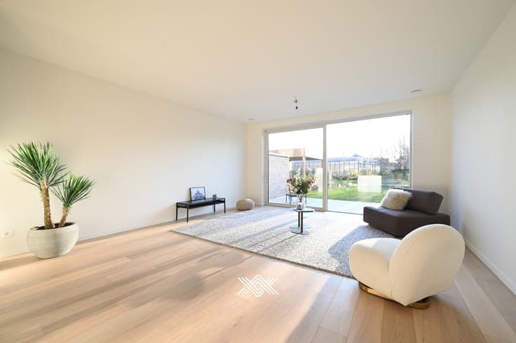 Woning met vier slaapkamers, zonneterras en tuin