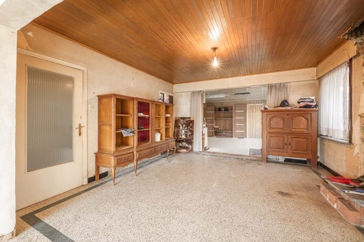 🏡 Te renoveren HALFOPEN woning met 3 slaapkamers, grote g...