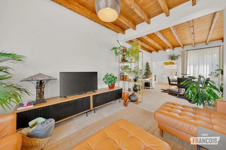 Charming, renovated home with a beautiful garden and 2 bedr…