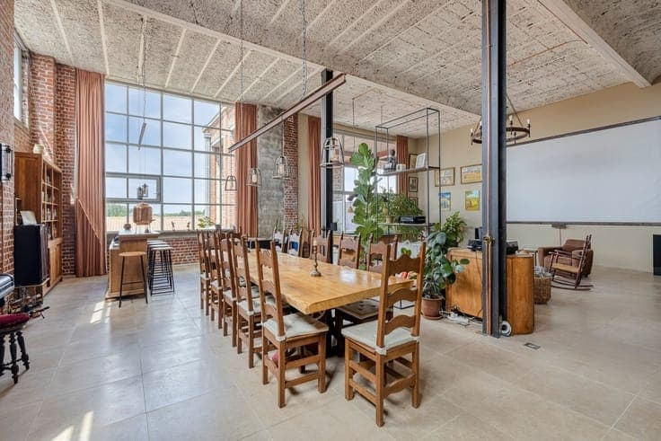 Bright, spacious loft with a large terrace