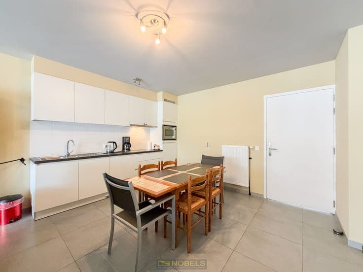 Te koop, assistentieflat in recente residentie aan de ker...