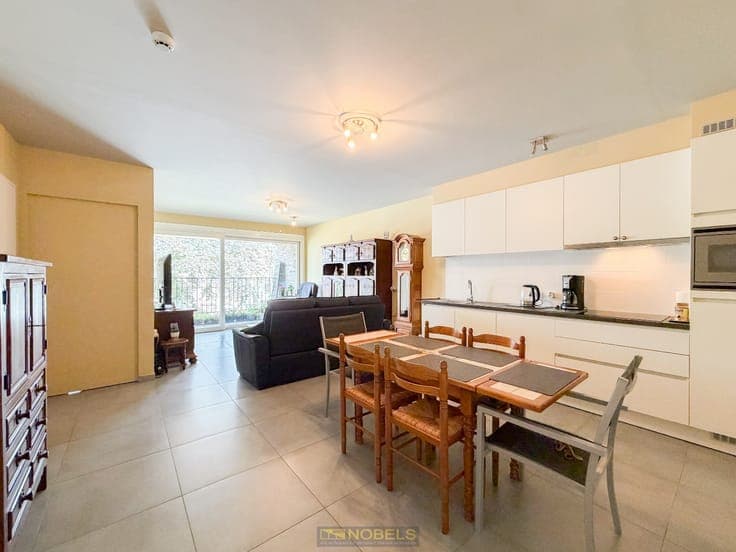 Te koop, assistentieflat in recente residentie aan de ker...