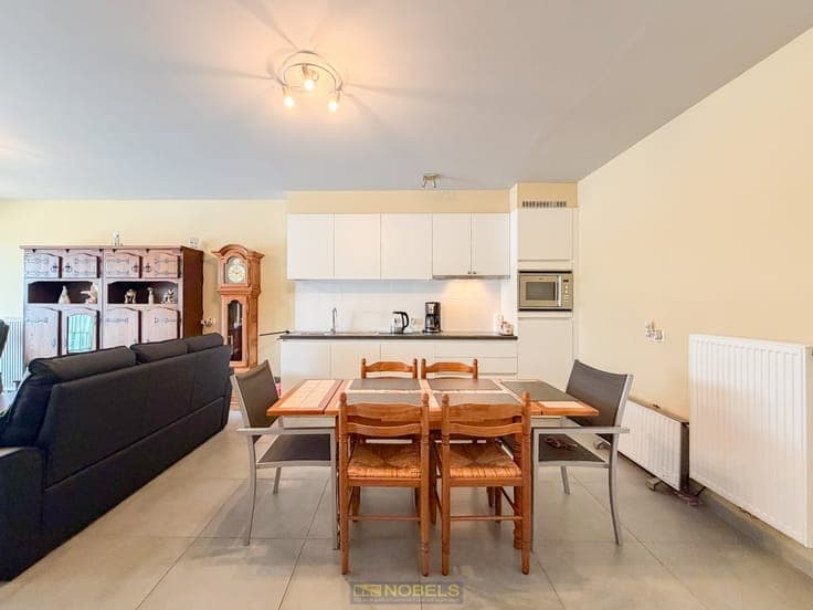 Te koop, assistentieflat in recente residentie aan de ker...