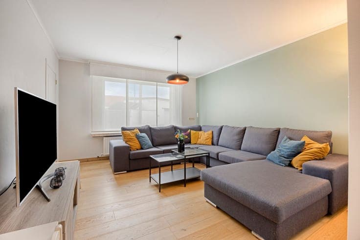 RUIME GEZINSWONING MET 3 SLAAPKAMERS EN LEUKE TUIN