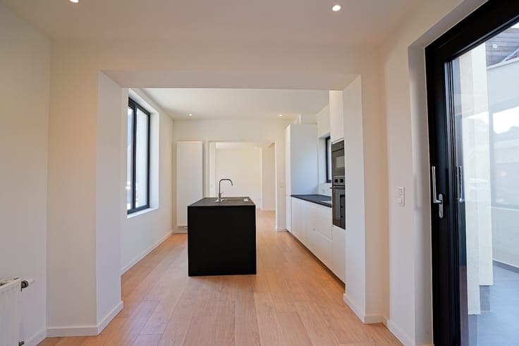 Volledig gerenoveerde woning in hartje Bornem ‒ instapkla...