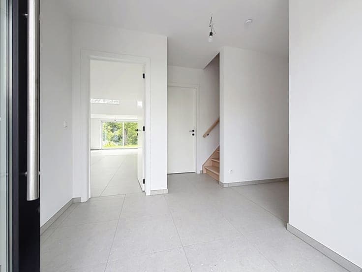 Spacious newly built semi-detached VILLA