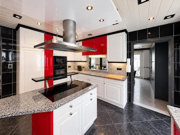 Stunning villa with a pool and 4 bedrooms
