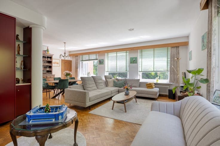 Character villa with 5 bedrooms near Genk