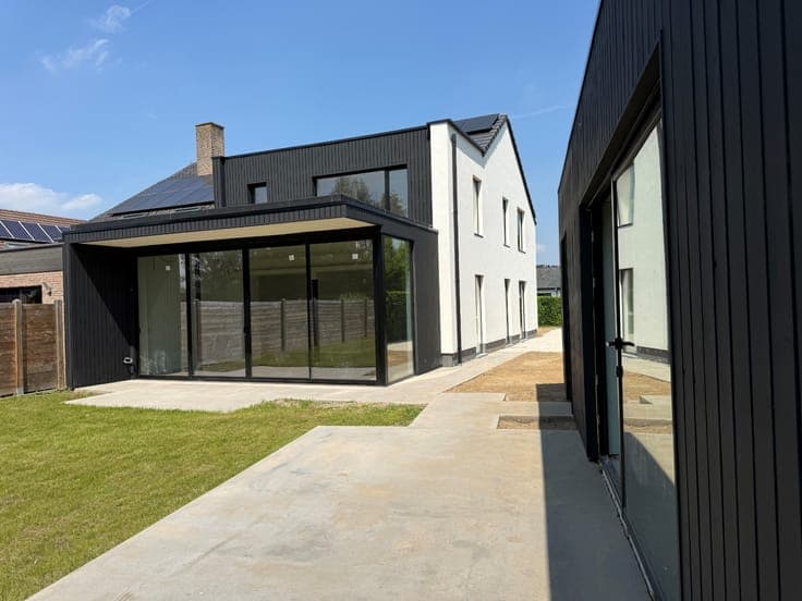 Prachtige vernieuwbouw met zonnige tuin op TOPLIGGING!