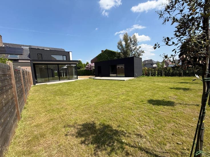 Prachtige vernieuwbouw met zonnige tuin op TOPLIGGING!