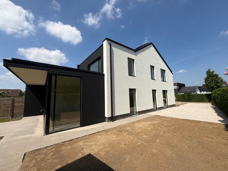 Prachtige vernieuwbouw met zonnige tuin op TOPLIGGING!