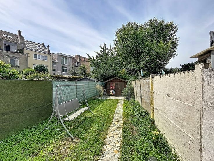 maison avec garage et jardin