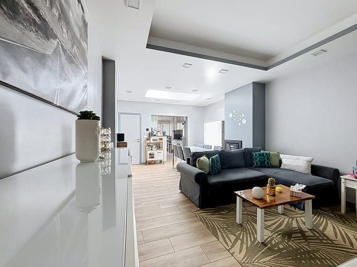 maison avec garage et jardin