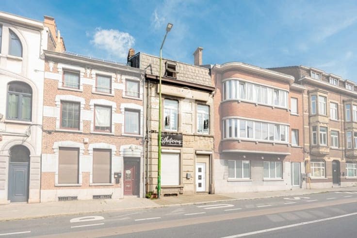 House with office and 4 bedrooms in CHARLEROI