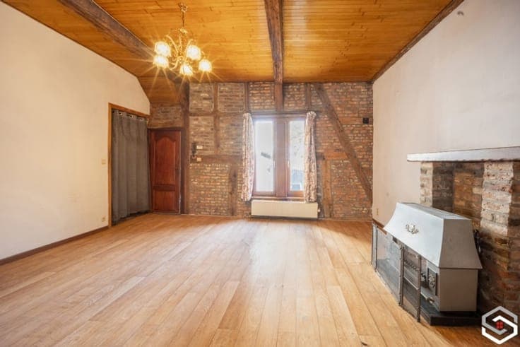 COMMERCE+ 3 STUDIOS +2 APPARTEMENTS - TERRASSE - NEW CHASSIS