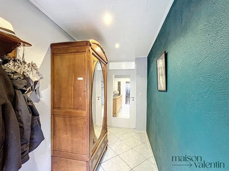Move-in ready family home with garage