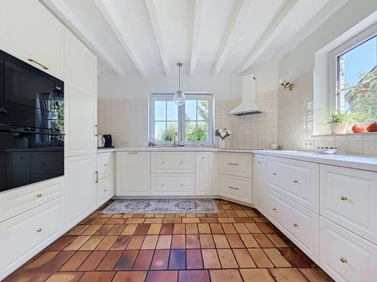 Pleasant VILLA in perfect move-in condition in PRIME LOCATIO