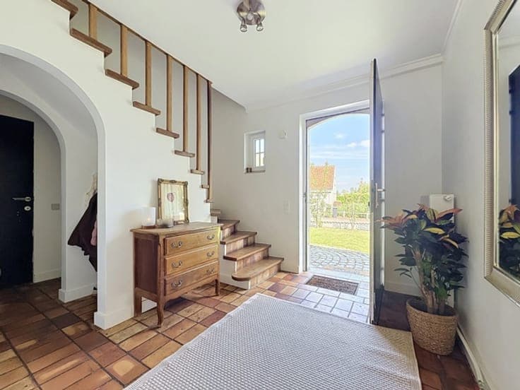 Pleasant VILLA in perfect move-in condition in PRIME LOCATIO