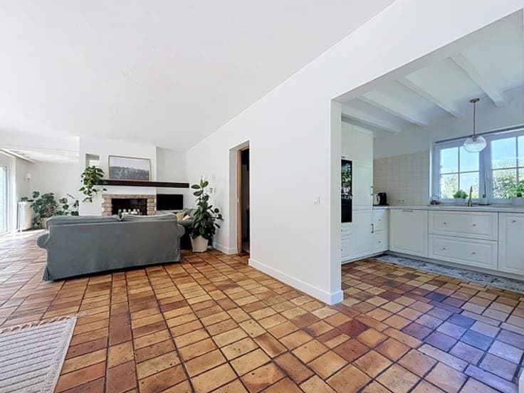 Pleasant VILLA in perfect move-in condition in PRIME LOCATIO