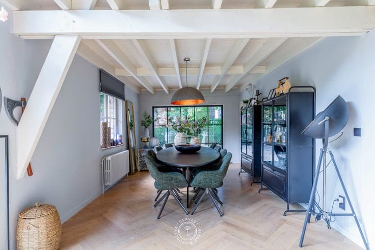 Villa met karakter, zwembad en een zee aan groen in Waasm...