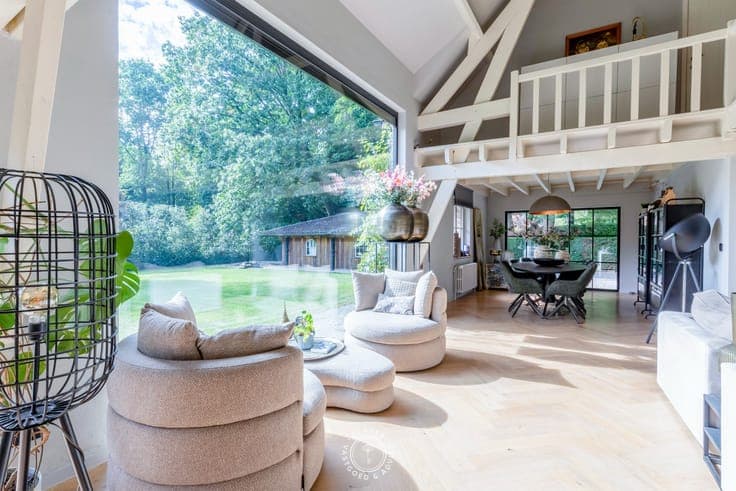 Villa met karakter, zwembad en een zee aan groen in Waasm...