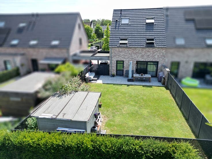 Nice and well maintained house in a quiet neighborhood.