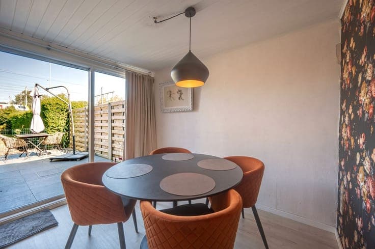 Lichtrijke stadswoning met terras en tuin