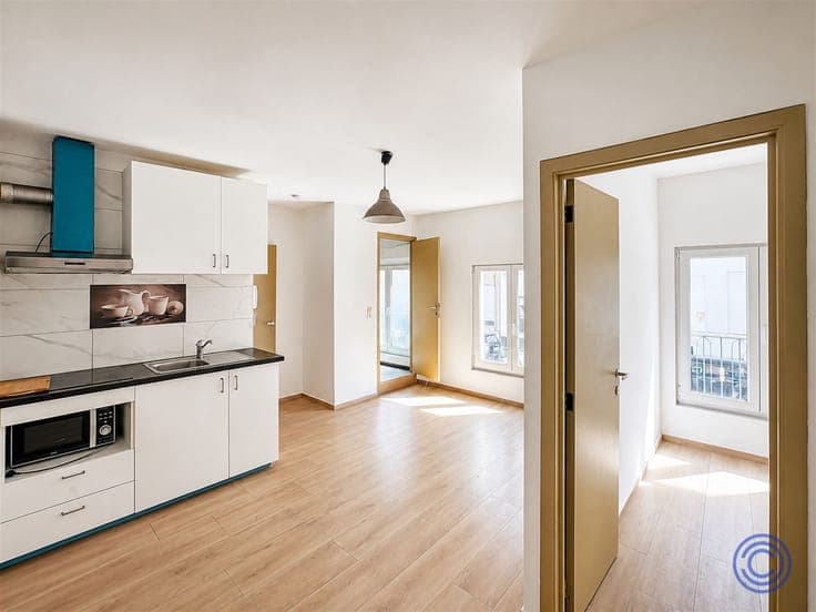 Licensed apartment building (4 units) with a garage!