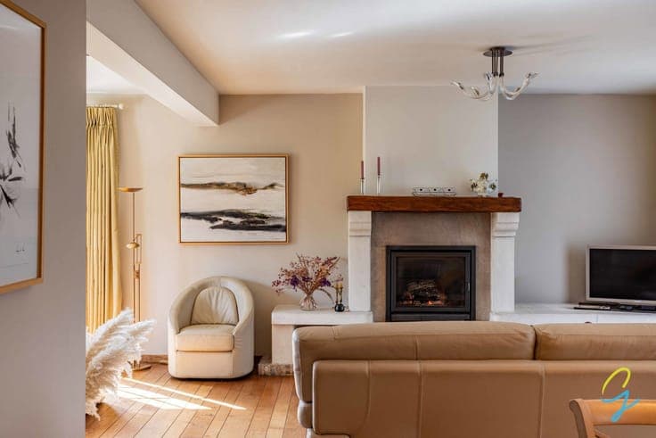 A charming villa with luxurious finishes and stunning views