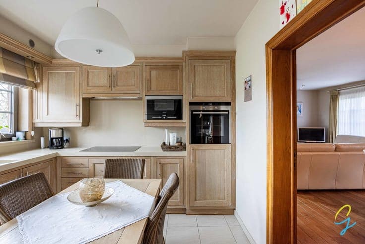 A charming villa with luxurious finishes and stunning views