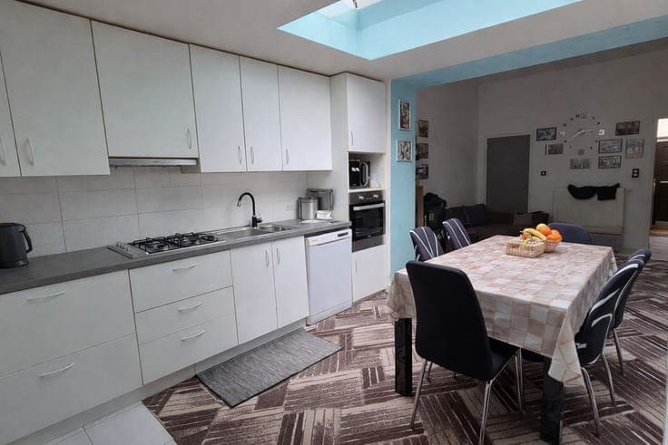 Centraal gelegen ruime gezinswoning met 4 slaapkamers, ke...