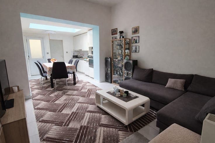 Centraal gelegen ruime gezinswoning met 4 slaapkamers, ke...