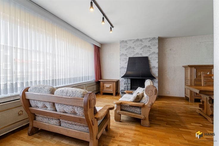 Te renoveren bel-etage (176 m²) met 3 slaapkamers en tuin (1
