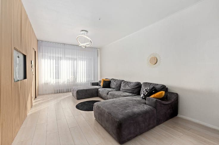 Family home with 3 bedrooms, garage & large garden in Aalst