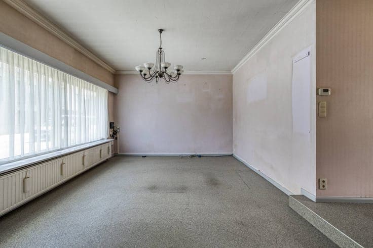 Four-bedroom house to renovate with garden in Kruibeke