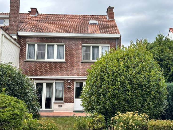 Wezembeek-Oppem, 3 bedrooms, 193m2