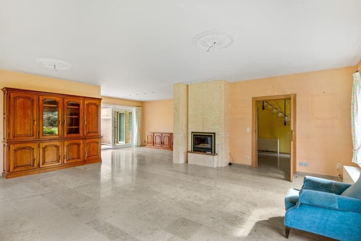 Spacious villa on a beautiful lot