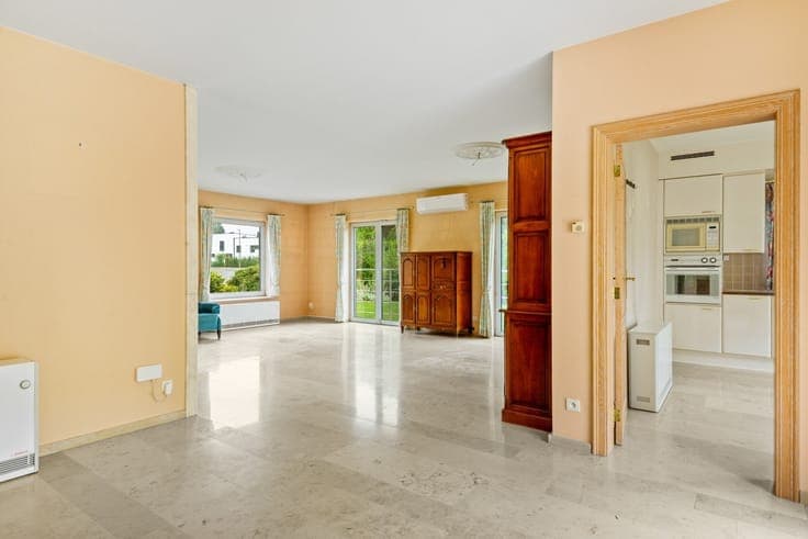 Spacious villa on a beautiful lot