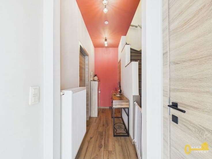 Renovated 3-bedroom house with GARDEN, TERRACE & GARAGE