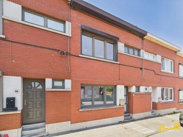 Renovated 3-bedroom house with GARDEN, TERRACE & GARAGE
