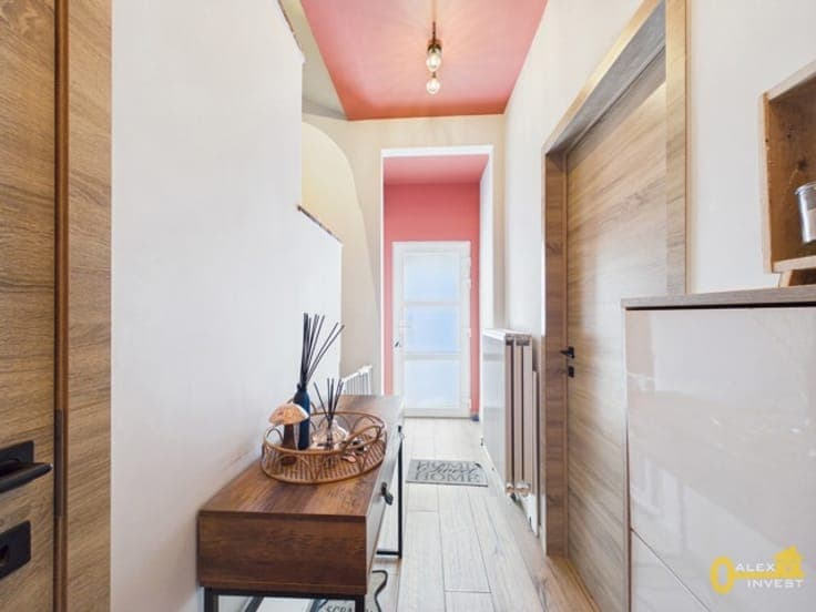 Renovated 3-bedroom house with GARDEN, TERRACE & GARAGE
