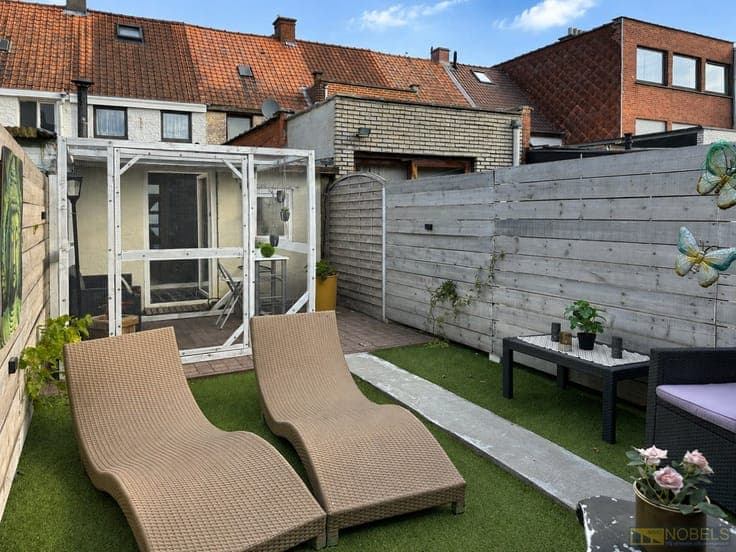 For sale, move-in ready terraced house with garden in Ronse