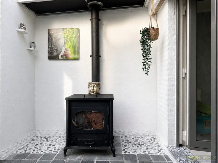 For sale, move-in ready terraced house with garden in Ronse